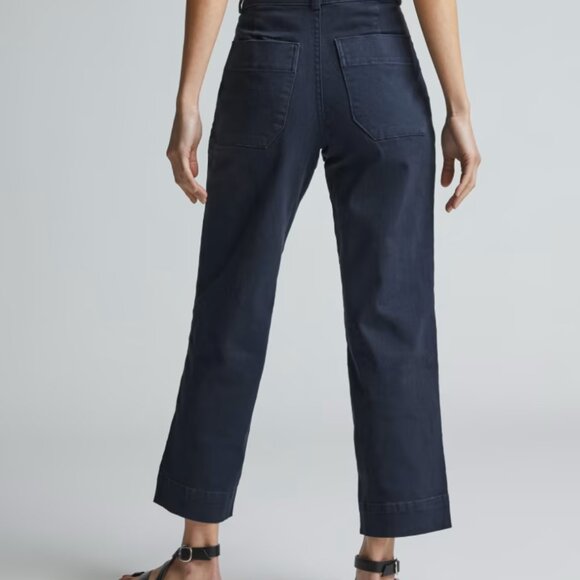 Everlane - Picture 2 of 4